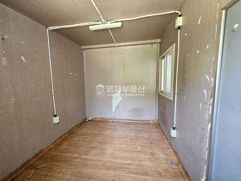 경기 김포시 통진읍 가현리 대곶IC 3km 마당넓은 도로변 단독공장 호이스트.추레라OK 월세 매물번호 10680 사진 13
