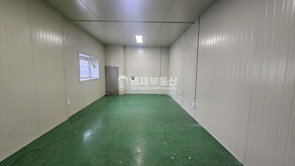 경기 김포시 양촌읍 유현리 유현리 2차선 도로 맞닿은 공장임대 (240평) 월세 매물번호 10434 사진 6